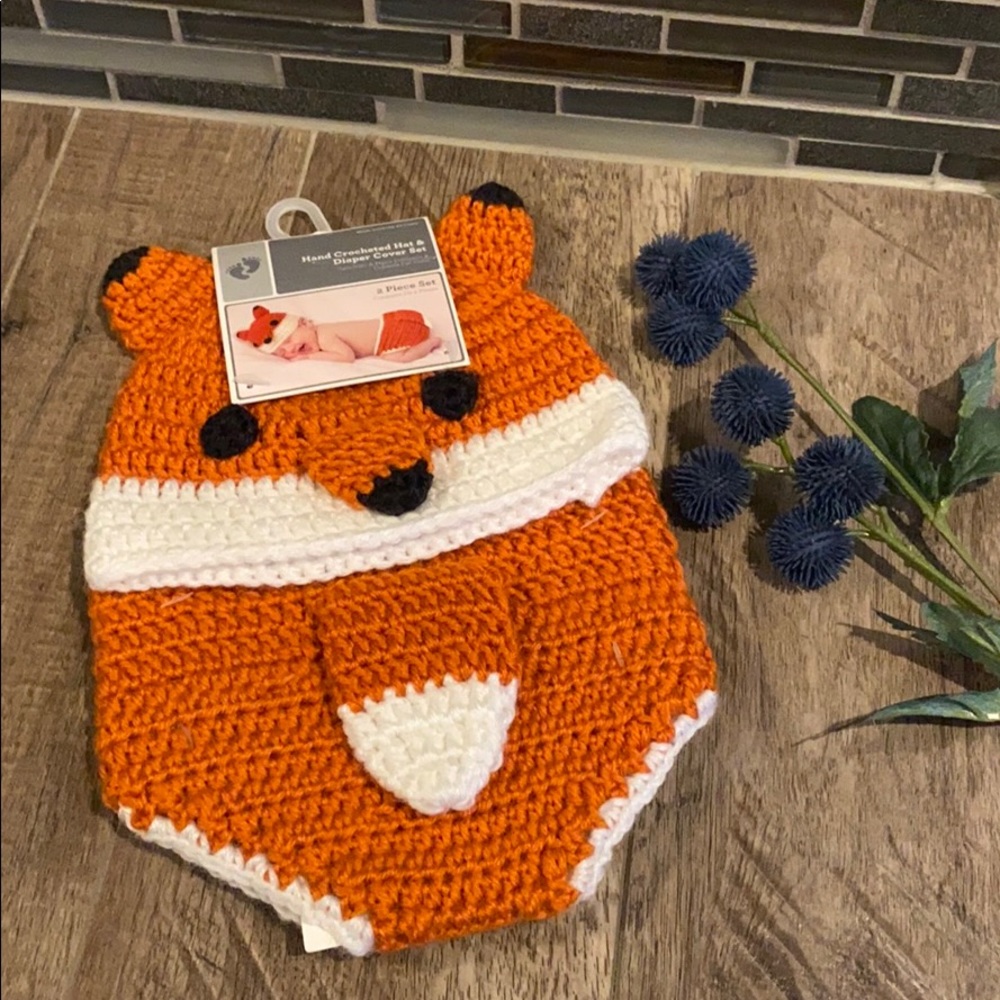New FOX Hand crocheted hat and diaper cover set